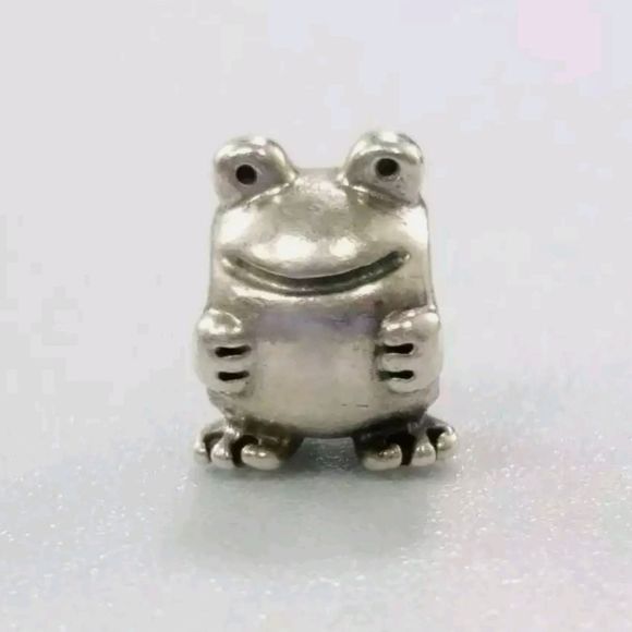 Sale Pandora RETIRED frog 🐸Charm
